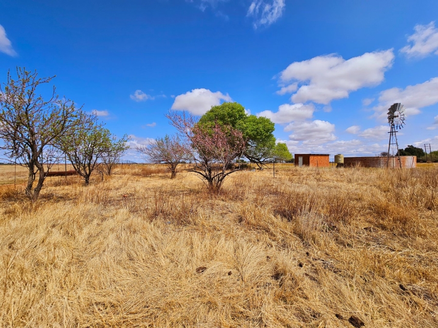 6 Bedroom Property for Sale in Bloemfontein Rural Free State